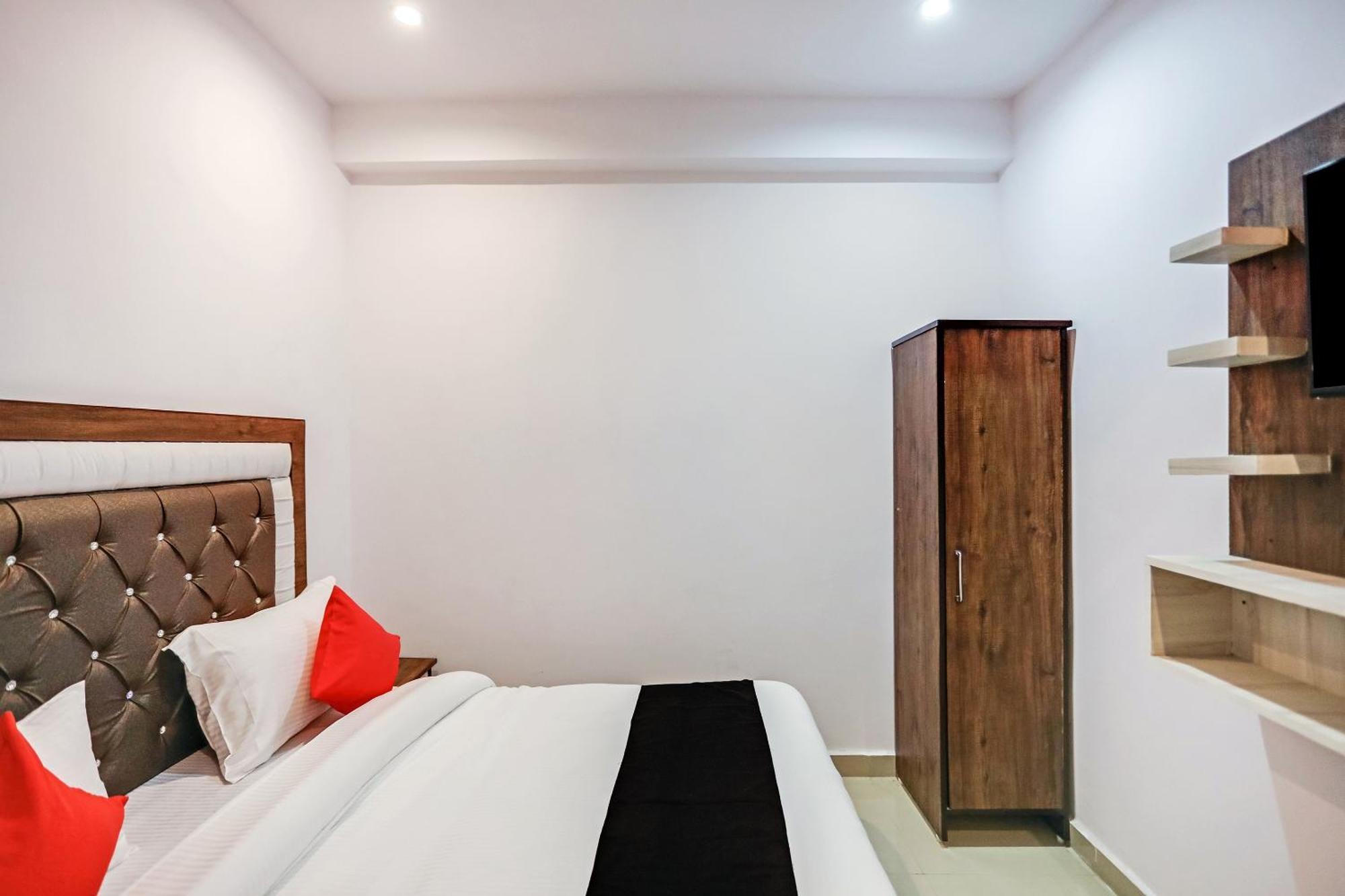 גאזיאבאד Hotel O Golden Stone מראה חיצוני תמונה