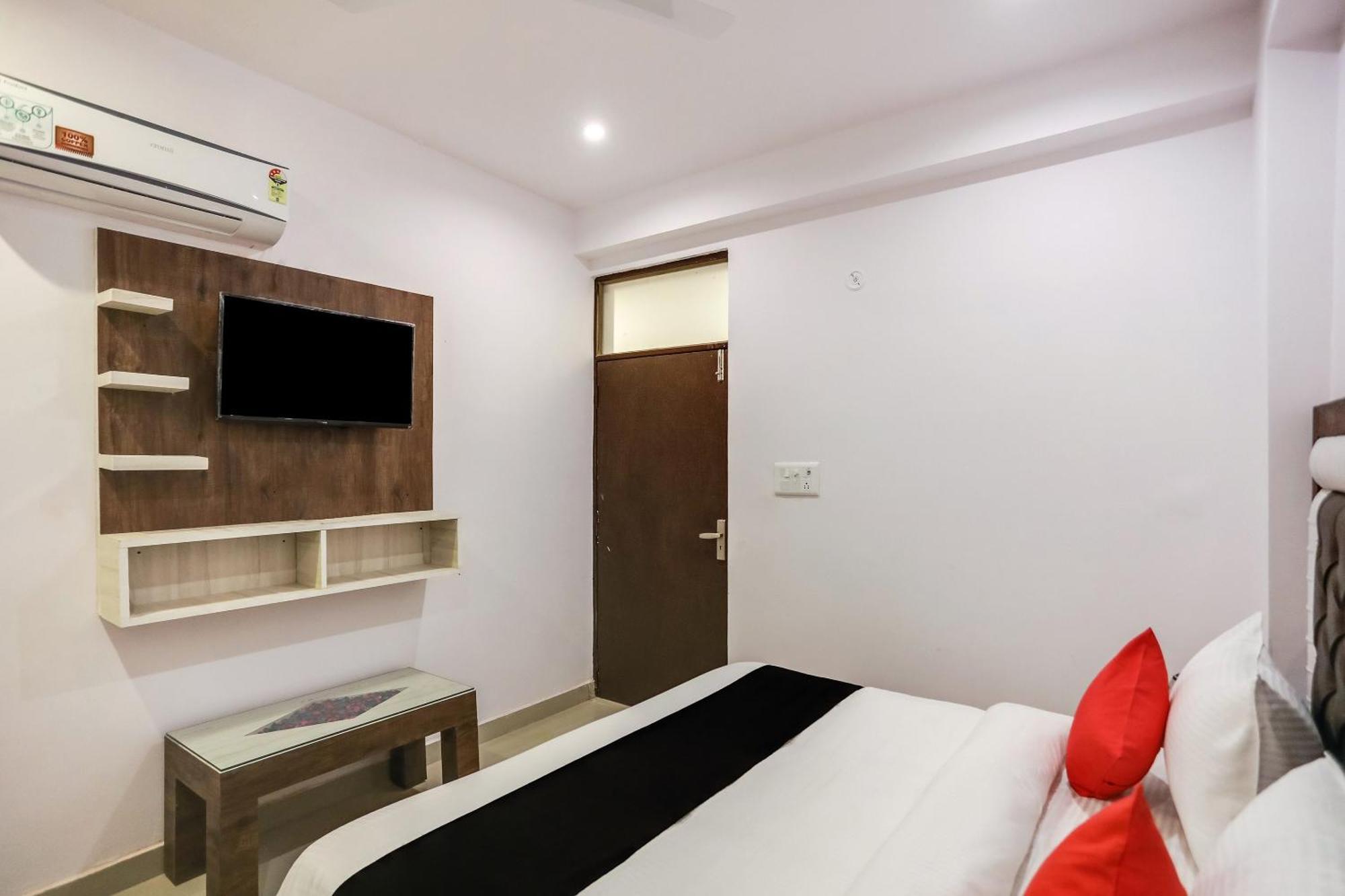 גאזיאבאד Hotel O Golden Stone מראה חיצוני תמונה
