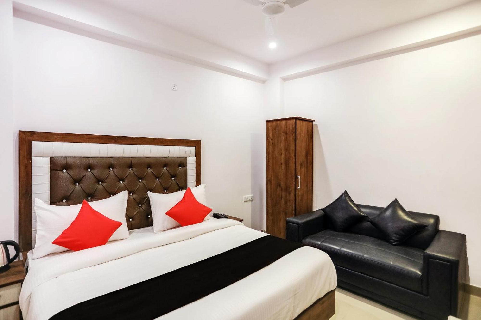 גאזיאבאד Hotel O Golden Stone מראה חיצוני תמונה