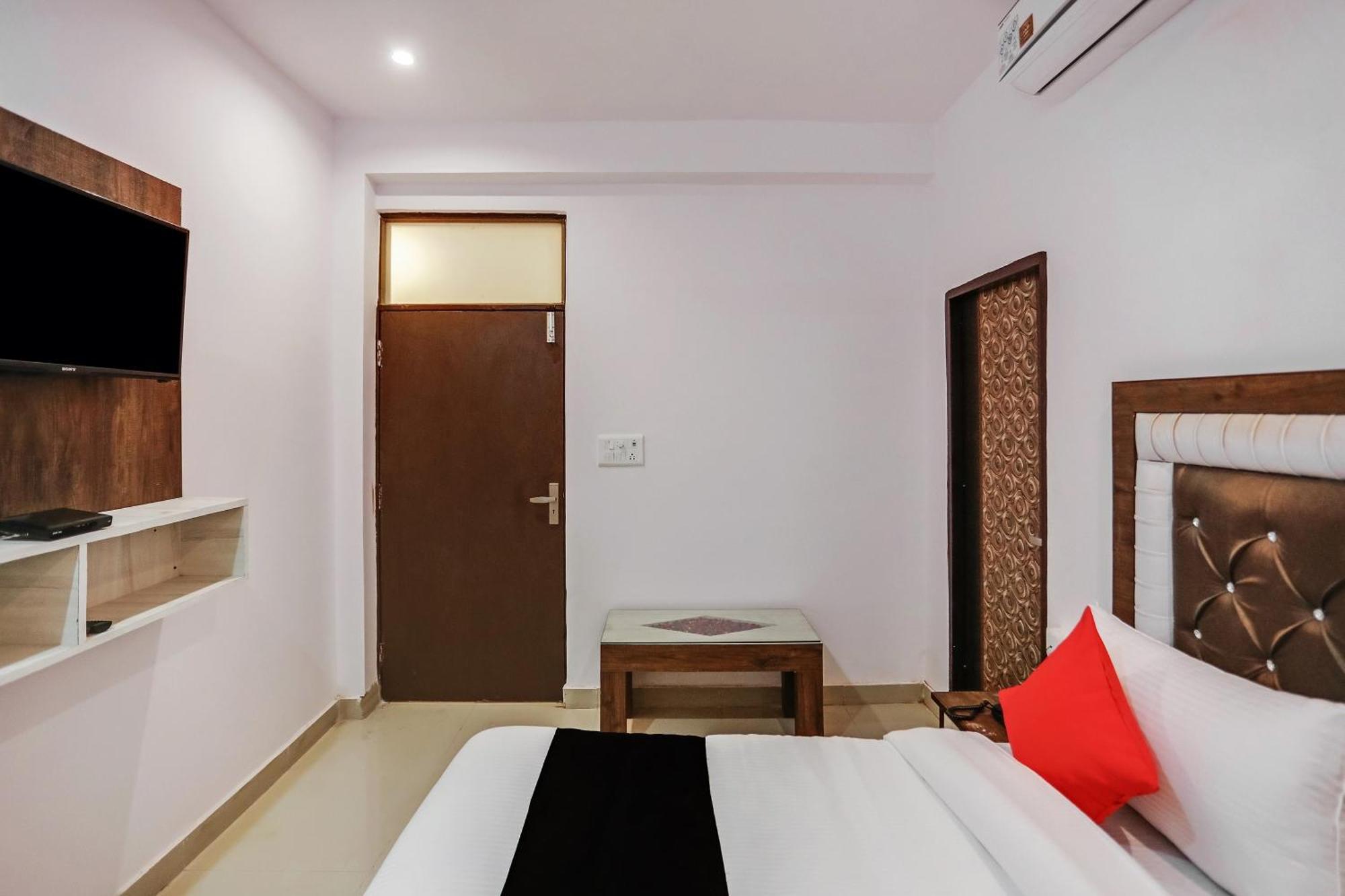 גאזיאבאד Hotel O Golden Stone מראה חיצוני תמונה