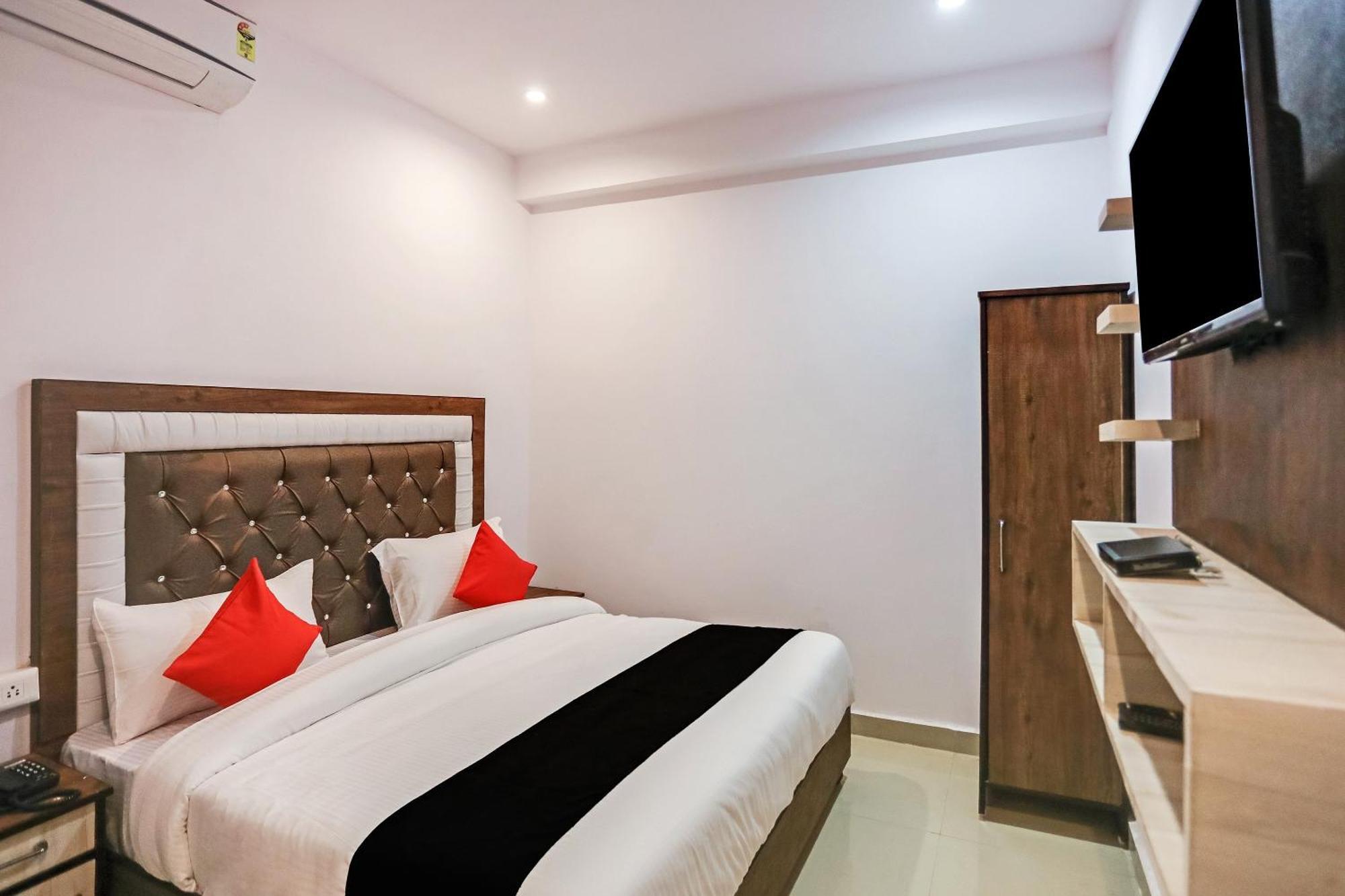 גאזיאבאד Hotel O Golden Stone מראה חיצוני תמונה