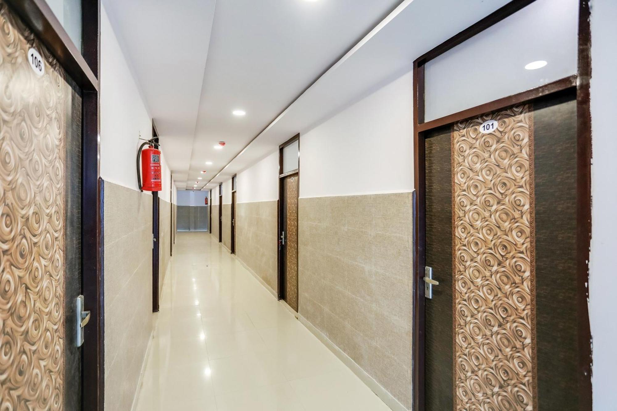 גאזיאבאד Hotel O Golden Stone מראה חיצוני תמונה