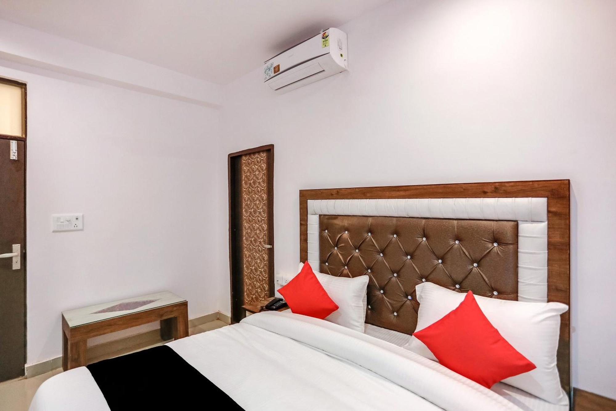 גאזיאבאד Hotel O Golden Stone מראה חיצוני תמונה